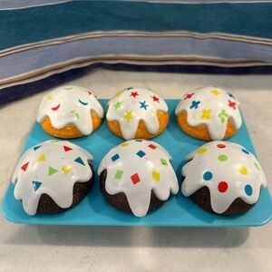 Learning Resources Cupcake Shape Sorter and Kitchen Play